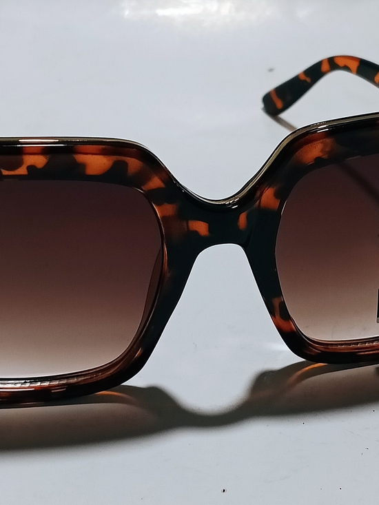 Margaret Joseph's Accessories - Margaret Josephs Women's Oversized Square Tortoise Shell Sunglasses Brown New